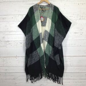 Vince Camuto Plaid Fringe Blanket Wrap Poncho in Green and Black One Size NWT